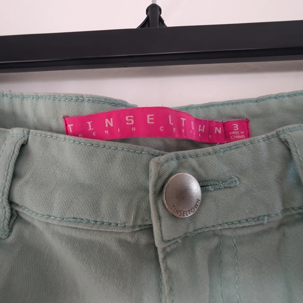 🎀$5 Tinselton Women's Jrs Green Shorts - Picture 4 of 6